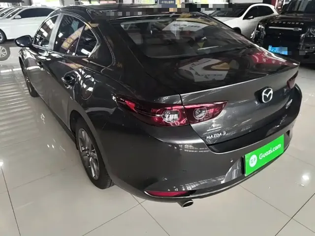 2020 Mazda 3 1.5L AT