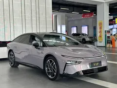 2024 Xpeng P7+ Ultra Long Range Max — фото 3