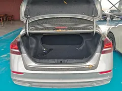 2021 Geely Emgrand UP 1.5L CVT Luxury — фото 4