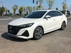2022 Changan Eado PLUS 1.4T GDI DCT Premium, белый — фото 1