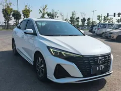 2022 Changan Eado PLUS 1.4T GDI DCT Premium, белый — фото 3