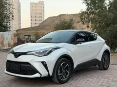 2021 Toyota C-HR 2.0L Luxury, белый — фото 1
