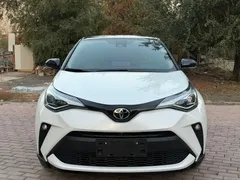 2021 Toyota C-HR 2.0L Luxury, белый — фото 2
