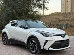 2021 Toyota C-HR 2.0L Luxury, белый — фото 3