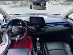 2021 Toyota C-HR 2.0L Luxury, белый — фото 6