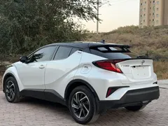 2021 Toyota C-HR 2.0L Luxury, белый — фото 9