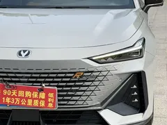 2022 Changan UNI-V 1.5T Premium — фото 4