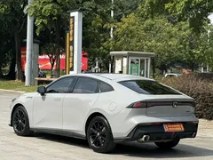 2022 Changan UNI-V 1.5T Premium — фото 12