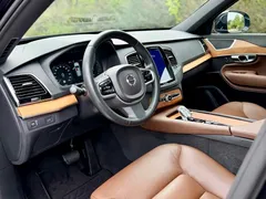 2022 Volvo XC90 7-seat, чёрный — фото 17