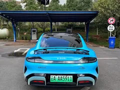 2024 Xiaomi SU7 4WD Max Founder, чёрный — фото 10