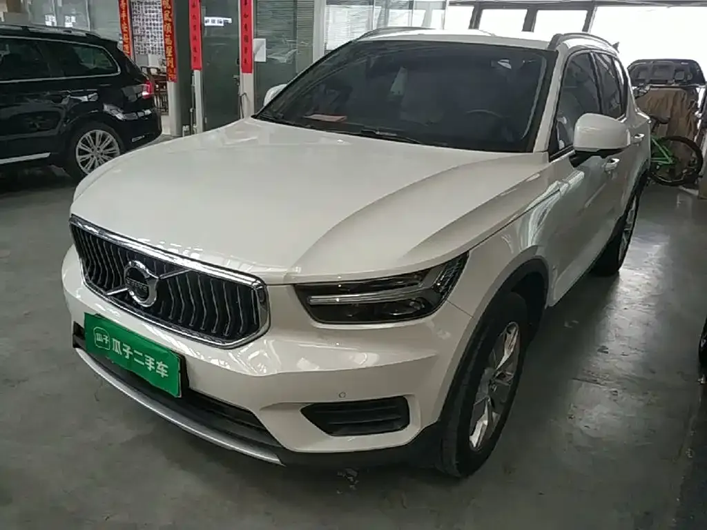 2021 Volvo XC40 4WD Fashion