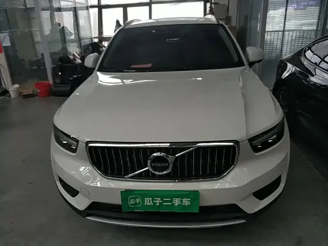 2021 Volvo XC40 4WD Fashion