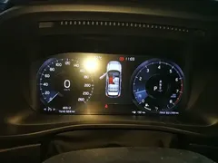 2021 Volvo XC40 4WD Fashion, белый — фото 12