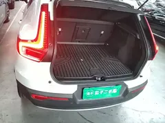2021 Volvo XC40 4WD Fashion, белый — фото 19