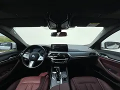 2023 BMW 5 Series 530Li Leading M Sport Package, белый — фото 5