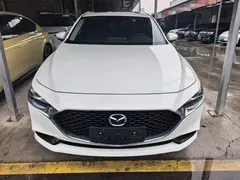2023 Mazda 3 2.0L AT, белый — фото 2