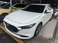 2023 Mazda 3 2.0L AT, белый — фото 3