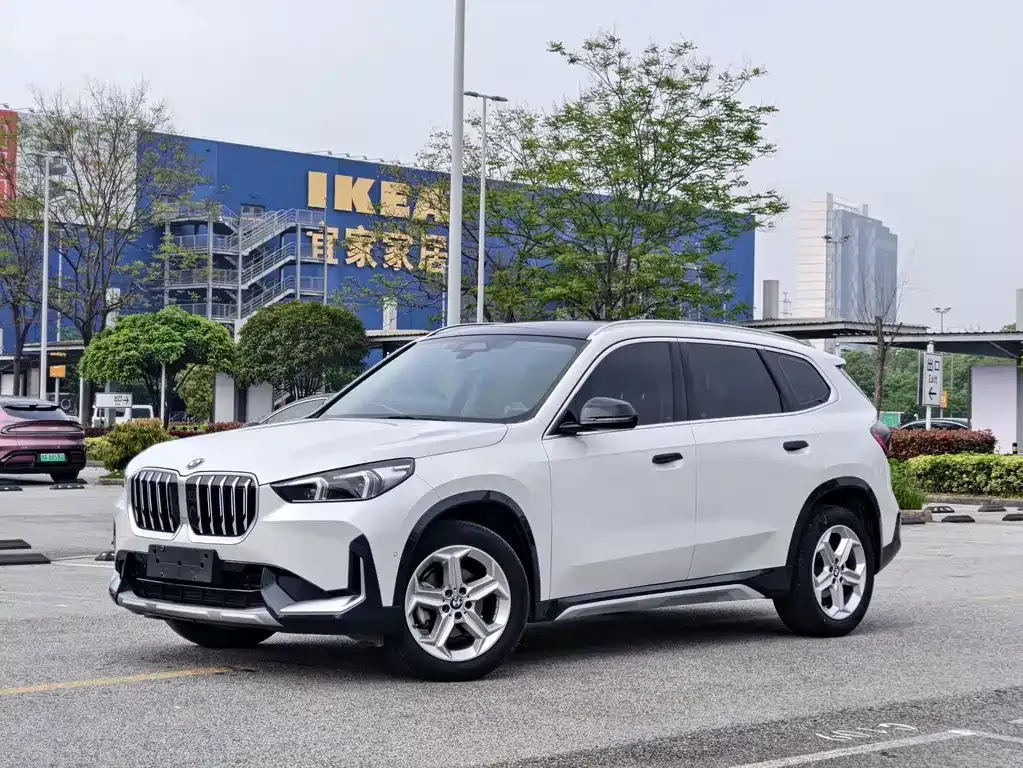 2023 BMW X1