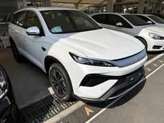 2026 BYD Song Pro DM-i PHEV 133km Exceed, белый — фото 3