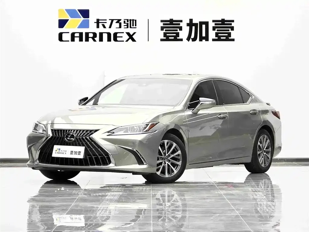 2022 Lexus ES 300h Excellence