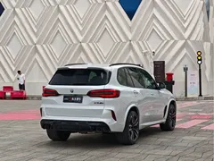 2022 BMW X5 M, белый — фото 5