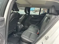 2021 Volvo XC40 4WD Luxury, белый — фото 15