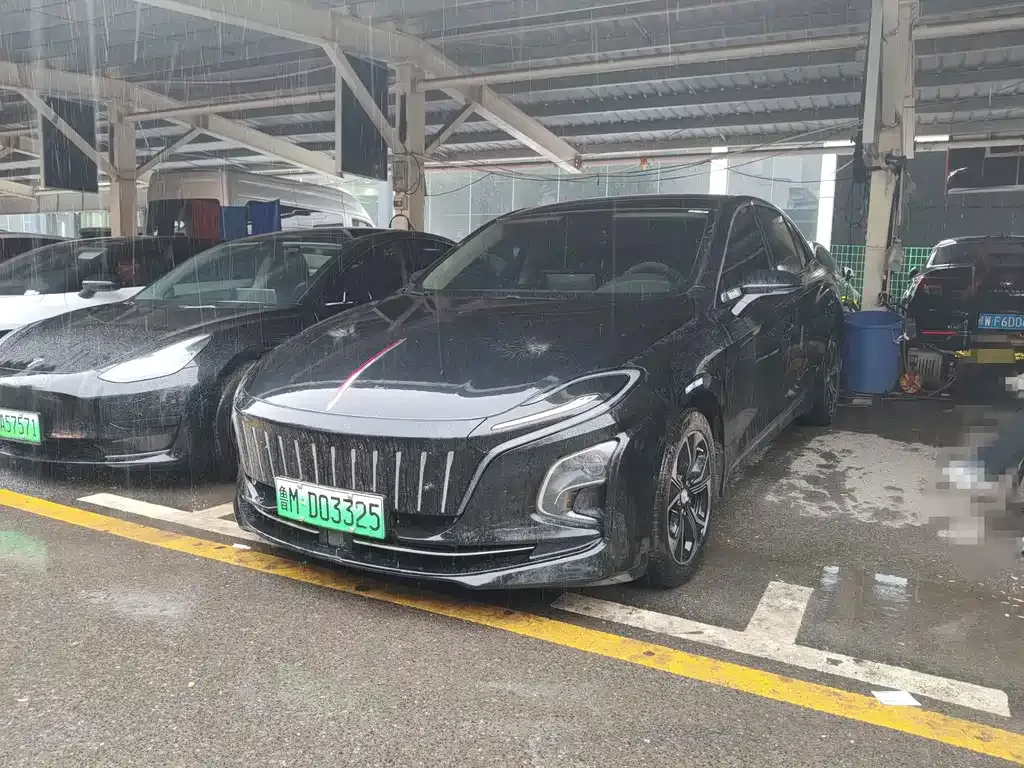 2023 Hongqi E-QM5 Basic Mobility