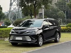 2021 Toyota Sienna 2.5L Hybrid Platinum, чёрный — фото 1