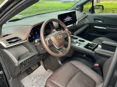 2021 Toyota Sienna 2.5L Hybrid Platinum, чёрный — фото 5