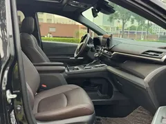 2021 Toyota Sienna 2.5L Hybrid Platinum, чёрный — фото 9