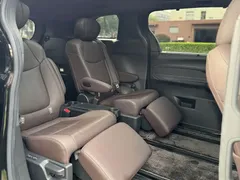 2021 Toyota Sienna 2.5L Hybrid Platinum, чёрный — фото 12