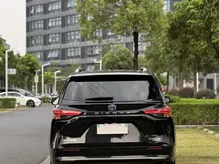 2021 Toyota Sienna 2.5L Hybrid Platinum, чёрный — фото 14