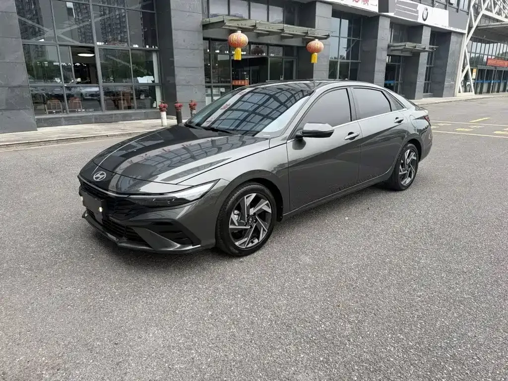 2023 Hyundai Elantra 1.5L CVT LUX Premium