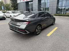 2023 Hyundai Elantra 1.5L CVT LUX Premium — фото 5
