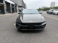 2023 Hyundai Elantra 1.5L CVT LUX Premium — фото 8