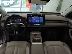 2025 MG ES5 525max RWD Smart Driving — фото 6