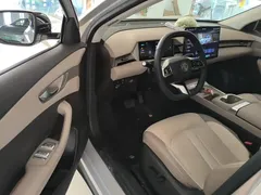 2025 MG ES5 525max RWD Smart Driving — фото 12