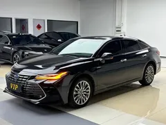 2023 Toyota Avalon Hybrid 2.5L XLE Premium, чёрный — фото 1