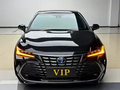 2023 Toyota Avalon Hybrid 2.5L XLE Premium, чёрный — фото 2