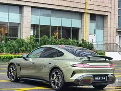 2024 Xiaomi SU7 4WD Max Founder, зелёный — фото 9