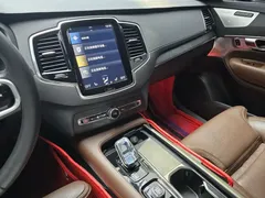 2022 Volvo XC90 7-seat, чёрный — фото 7