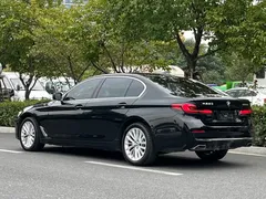 2022 BMW 5 Series 525Li Luxury Package, чёрный — фото 4