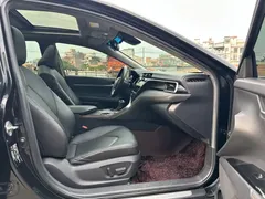 2021 Toyota Camry 2.5G Luxury, чёрный — фото 15