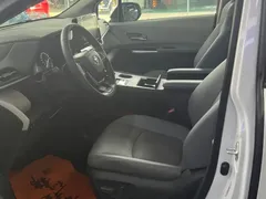 2023 Toyota Sienna 2.5L Hybrid Luxury, белый — фото 3