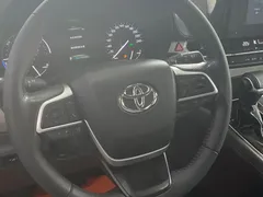 2023 Toyota Sienna 2.5L Hybrid Luxury, белый — фото 4