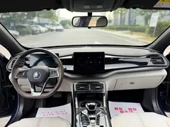 2024 BYD Qin PLUS Honor DM-i PHEV 55km Leading, синий — фото 9