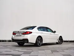 2022 BMW 5 Series 525Li M Sport Package, белый — фото 6