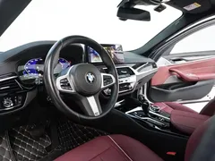 2022 BMW 5 Series 525Li M Sport Package, белый — фото 9