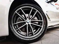 2022 BMW 5 Series 525Li M Sport Package, белый — фото 23