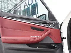 2022 BMW 5 Series 525Li M Sport Package, белый — фото 26